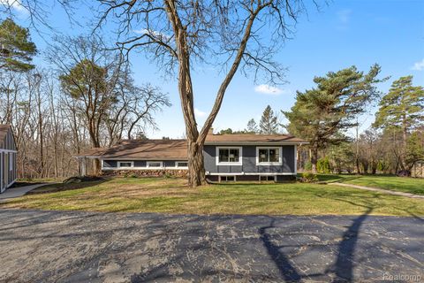 Tiny photo for 45401 W 9 Mile Road, Novi City, MI 48374 (MLS # 20261021758)