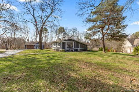 Tiny photo for 45401 W 9 Mile Road, Novi City, MI 48374 (MLS # 20261021758)