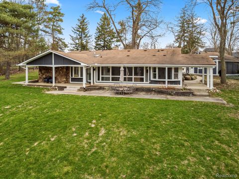 Tiny photo for 45401 W 9 Mile Road, Novi City, MI 48374 (MLS # 20261021758)