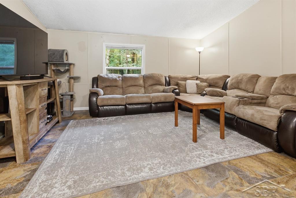 203 W Sampson Drive