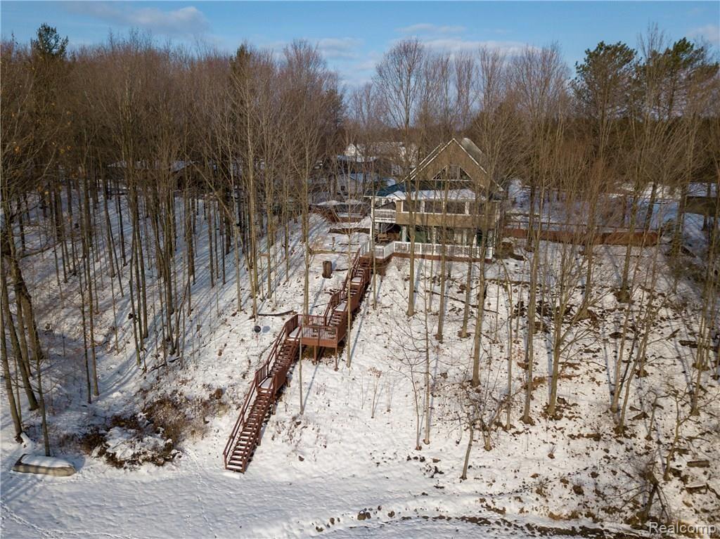 9343 LAKESIDE Drive