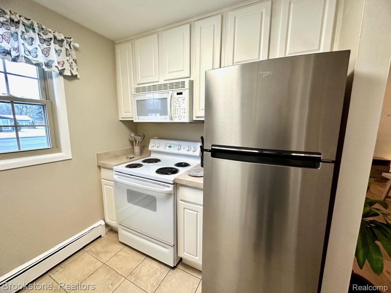2332 W 14 Mile Road