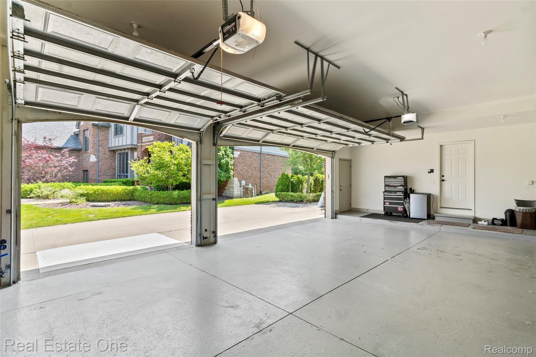 2901 Ambleside Court