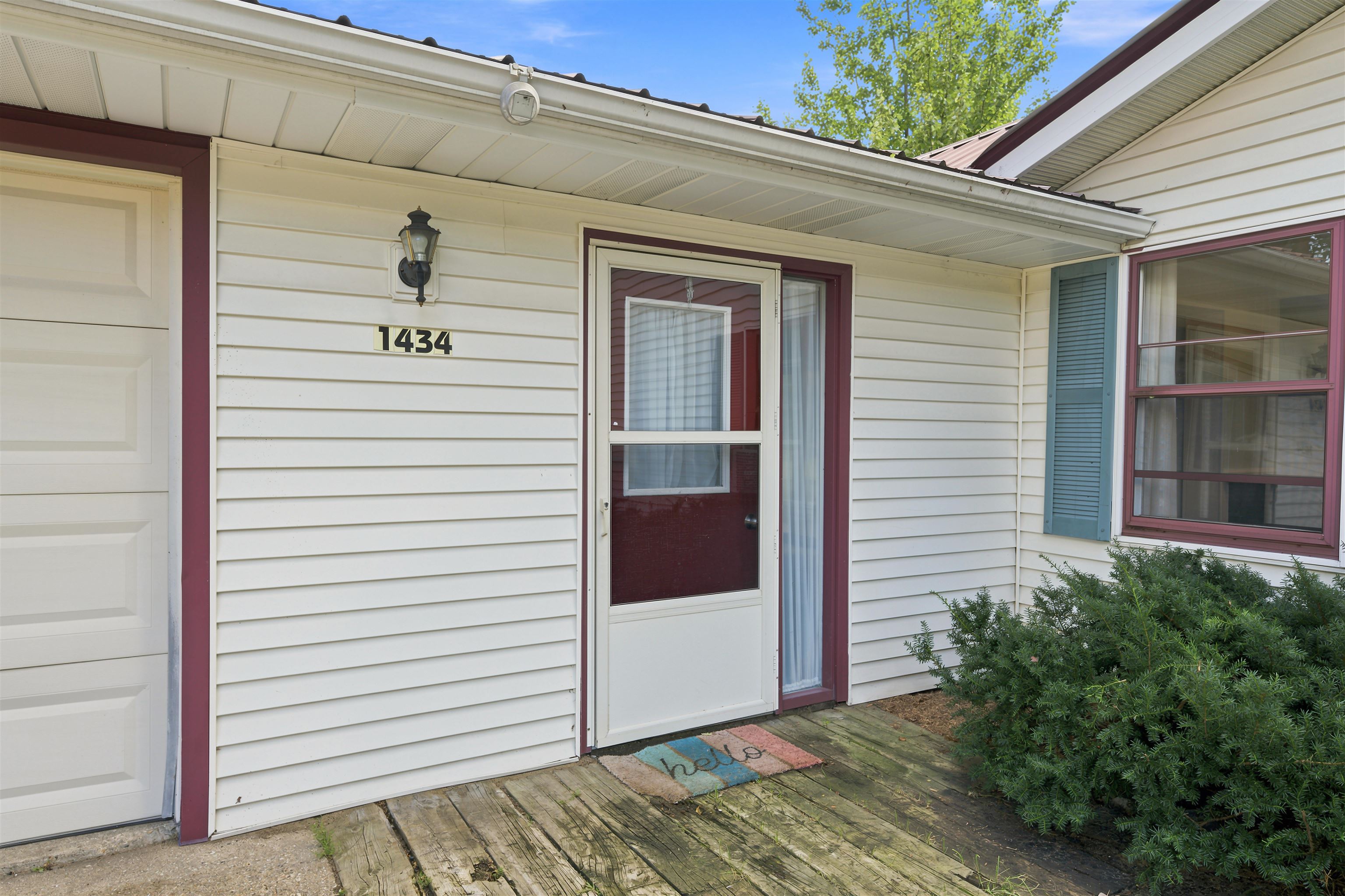 1434 NE Cedar Court