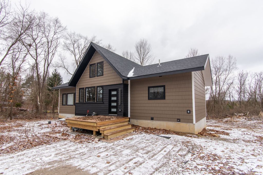listing image 0