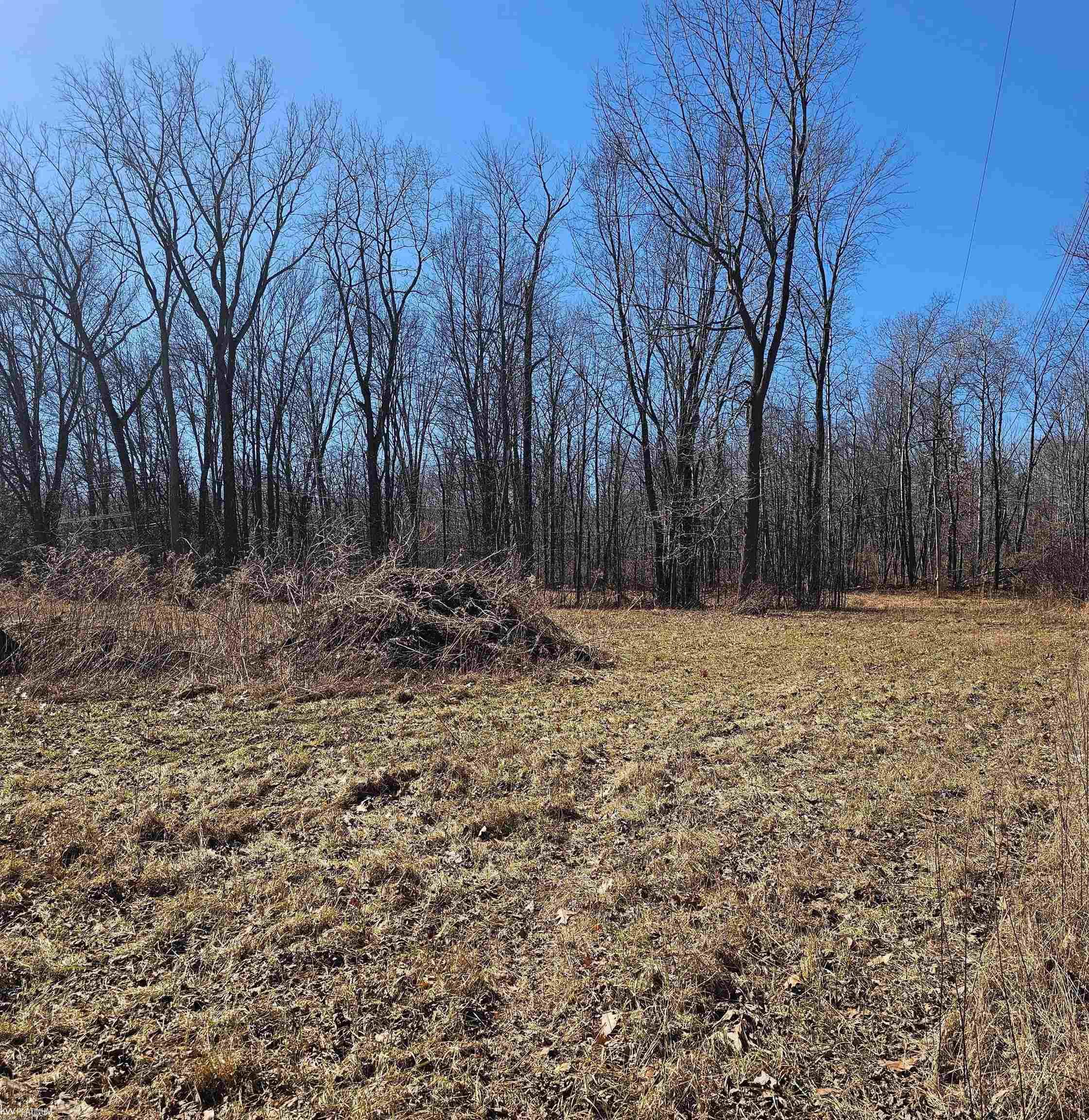 3260 N shoreview Drive