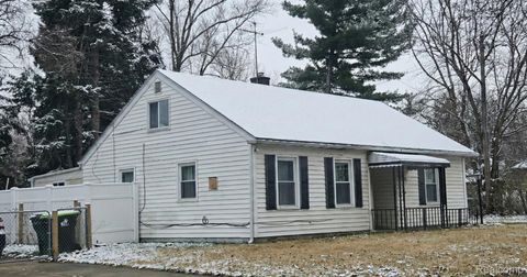 12851 SARATOGA Street Oak Park City MI 48237