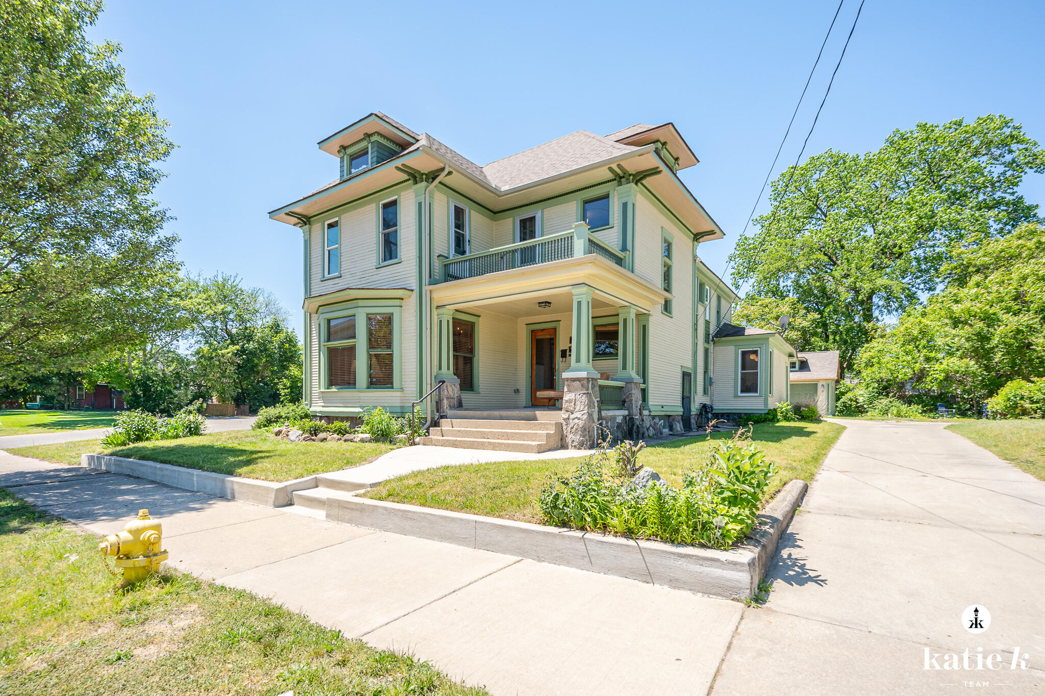 427 James Avenue SE