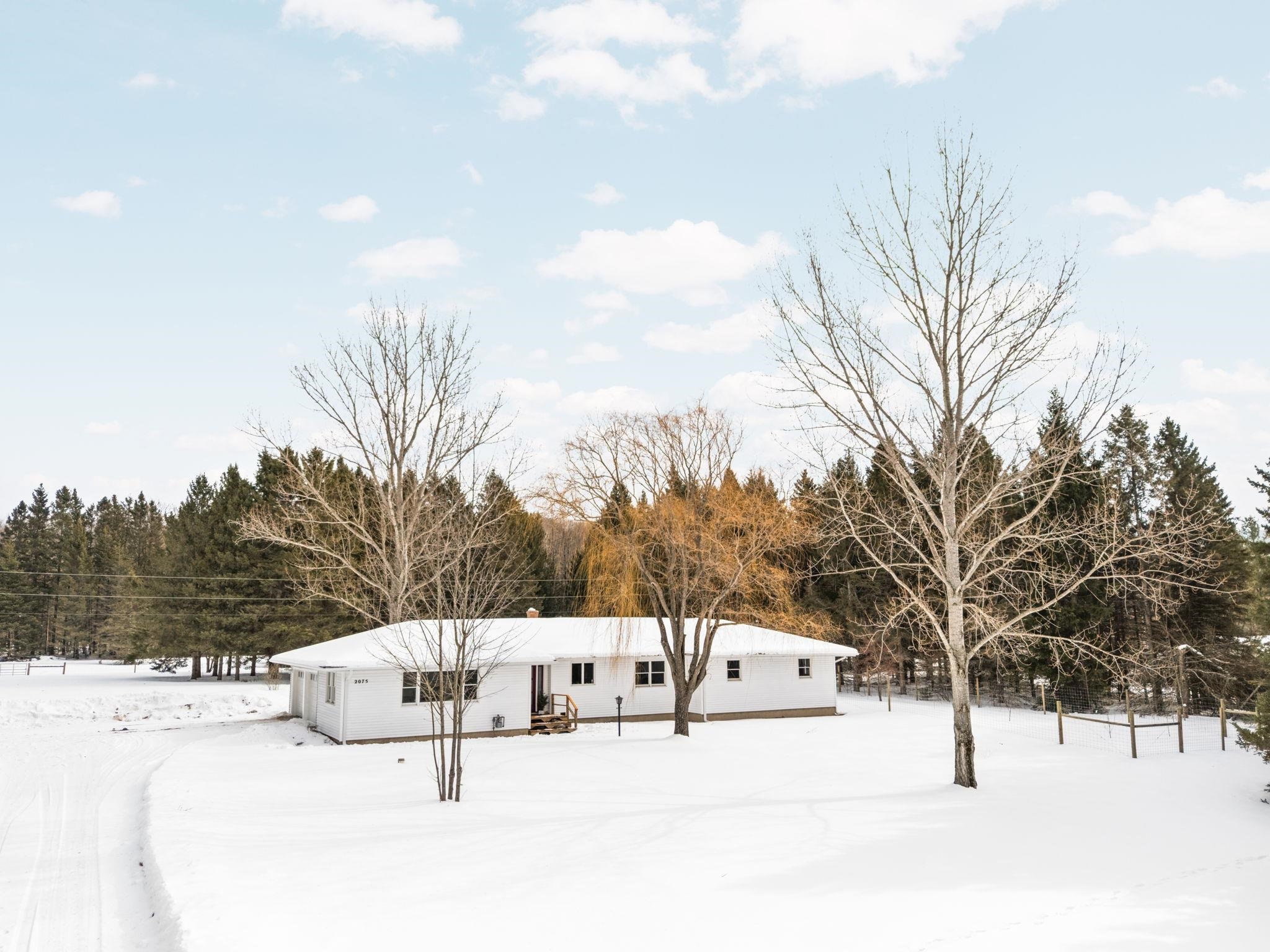 2075 S Lake Leelanau