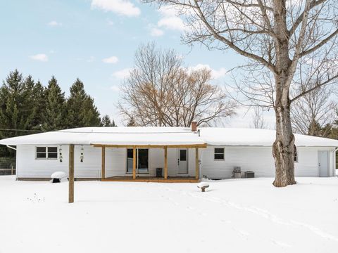 2075 S Lake Leelanau Bingham Township MI 49653