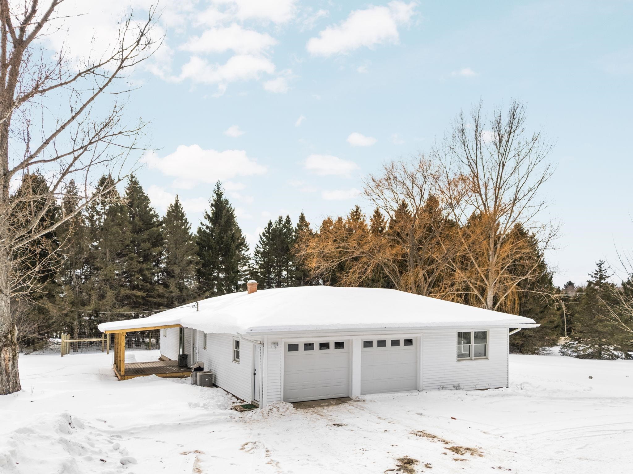 2075 S Lake Leelanau