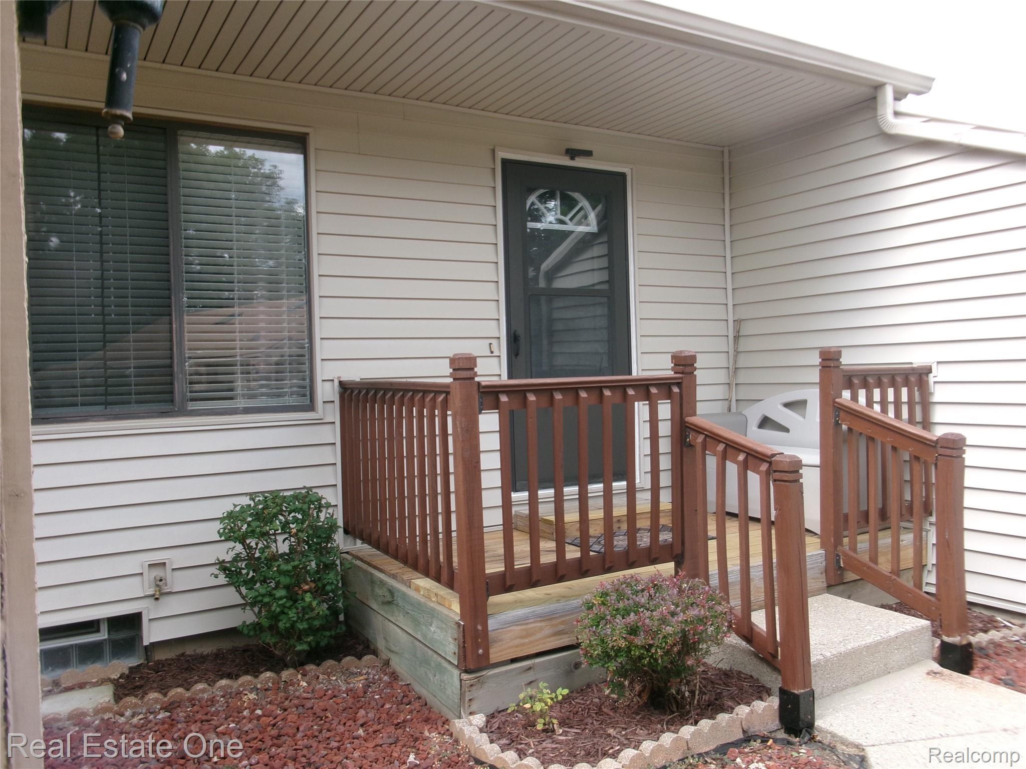 25107 Hamilton Court 4
