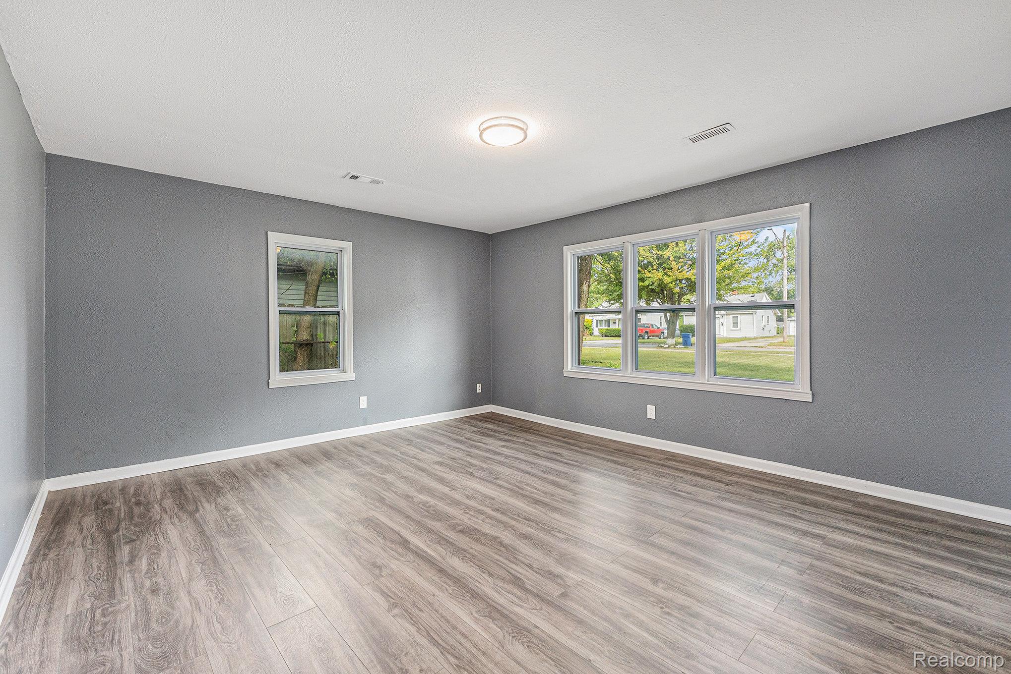 11472 Cadillac Avenue