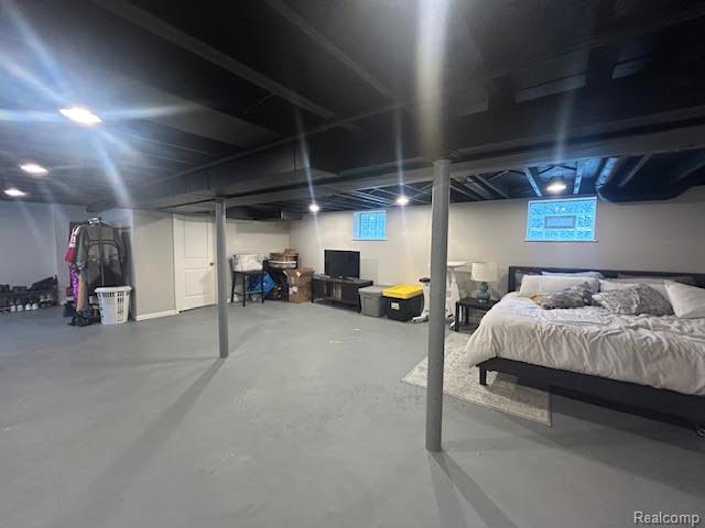 Ferndale City, Michigan 48220, United States, 2 Bedrooms Bedrooms, ,2 BathroomsBathrooms,Residential,Pending,202160