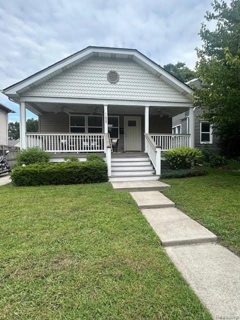 Ferndale City, Michigan 48220, United States, 2 Bedrooms Bedrooms, ,2 BathroomsBathrooms,Residential,Pending,202160