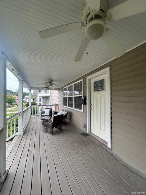 Ferndale City, Michigan 48220, United States, 2 Bedrooms Bedrooms, ,2 BathroomsBathrooms,Residential,Pending,202160