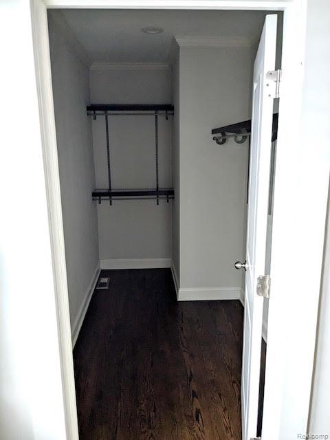 Ferndale City, Michigan 48220, United States, 2 Bedrooms Bedrooms, ,2 BathroomsBathrooms,Residential,Pending,202160