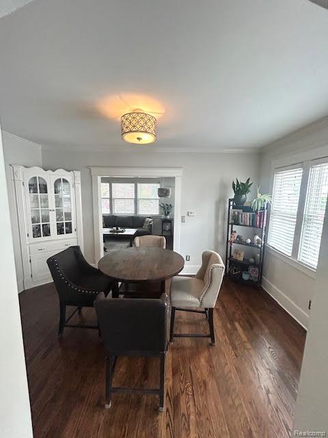 Ferndale City, Michigan 48220, United States, 2 Bedrooms Bedrooms, ,2 BathroomsBathrooms,Residential,Pending,202160