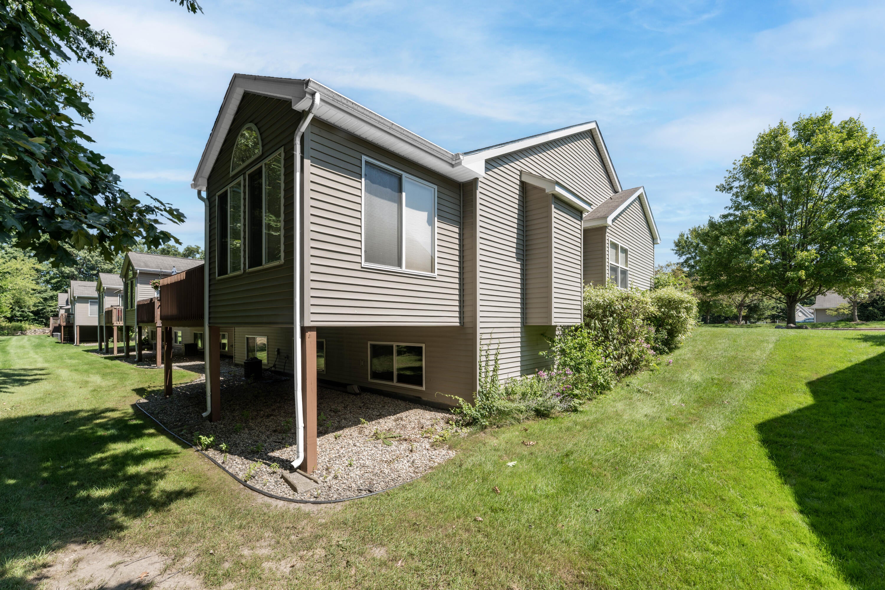 1364 Tanager Lane