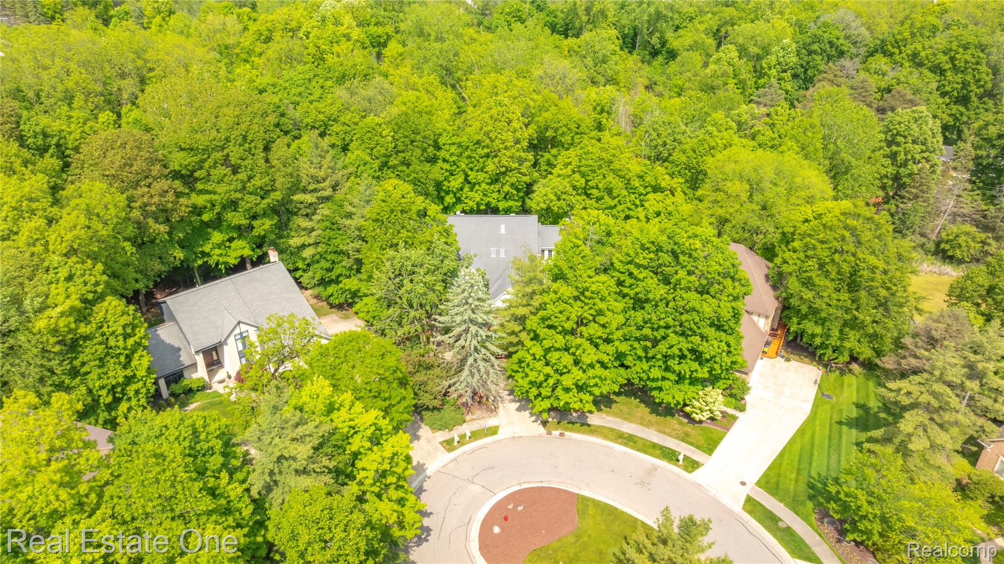 6212 Bromley Court