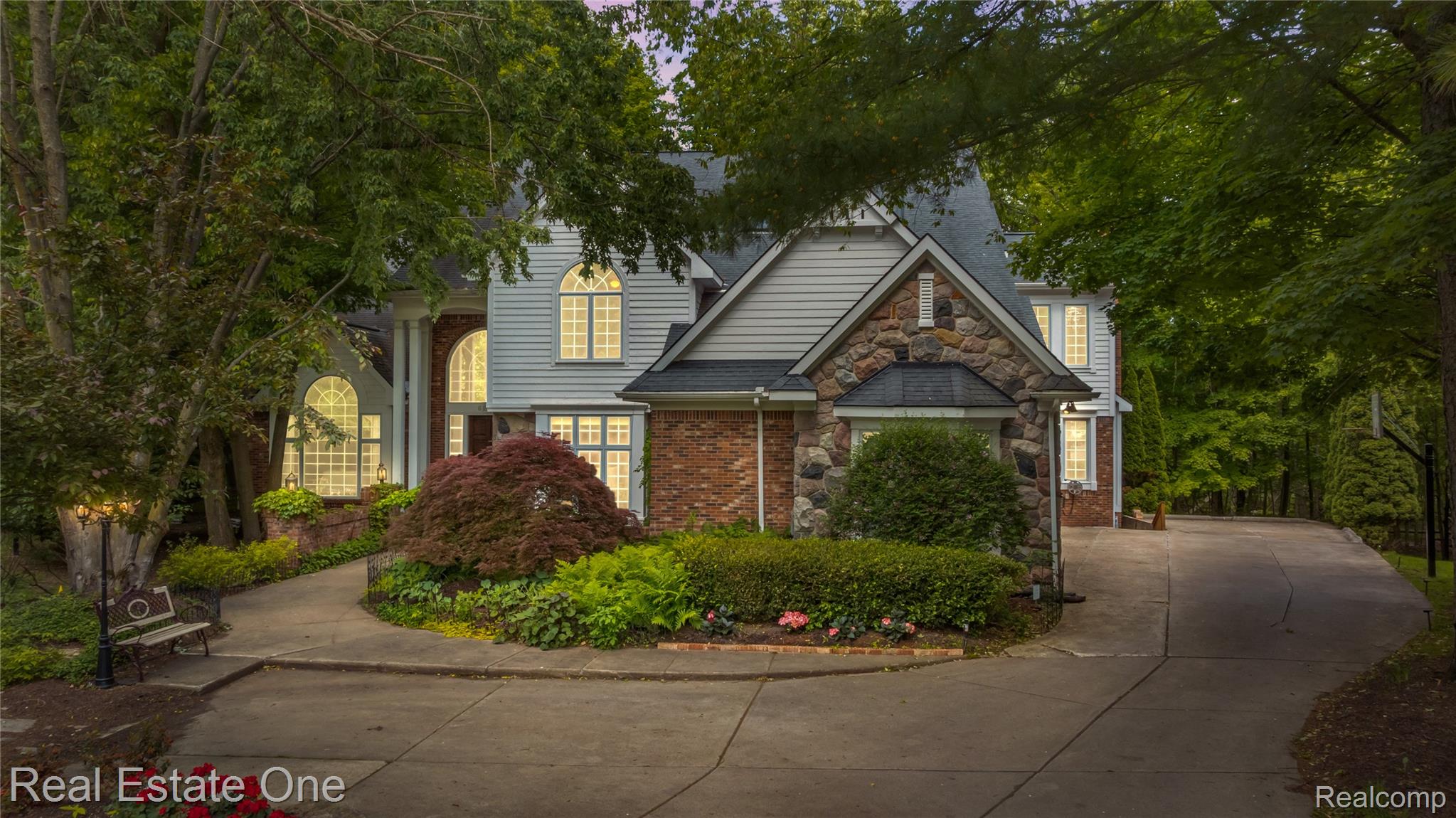 6212 Bromley Court