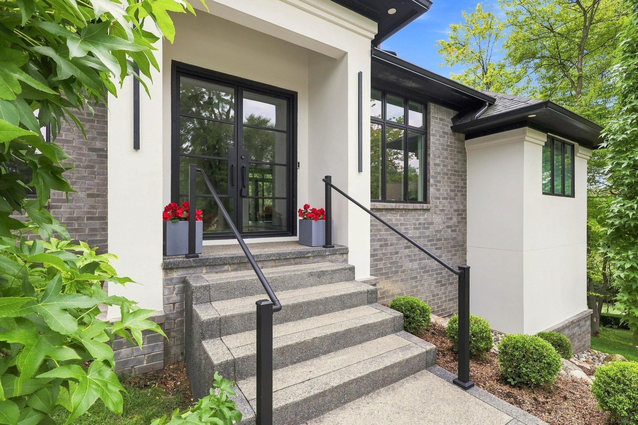521 Iroquois Court