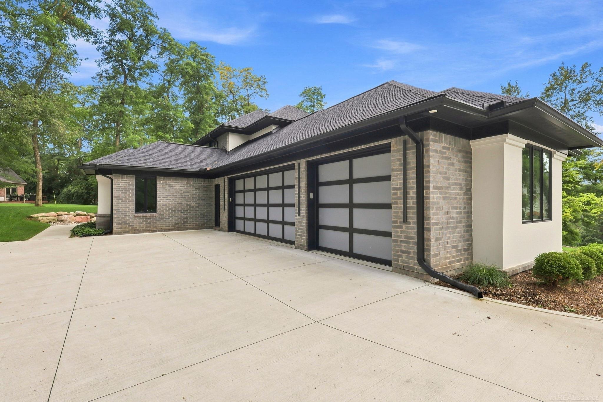 521 Iroquois Court