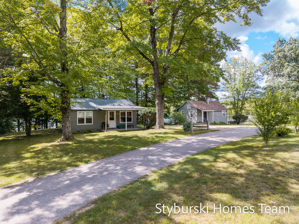 226 N 176th Avenue