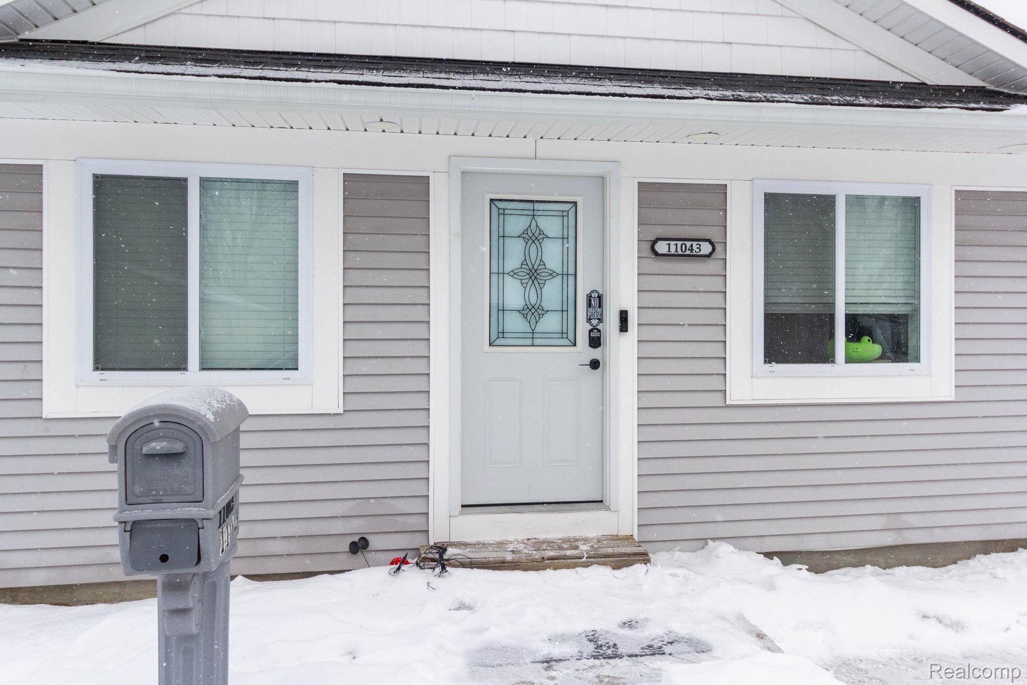 11043 Cadillac Avenue