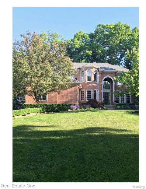 Photo of 582 Bloomer Ridge Drive, Rochester City, MI 48307 (MLS # 20261070816)