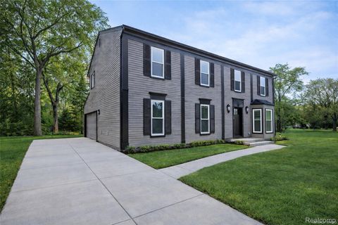 5590 Bayswater Road West Bloomfield Charter Township MI 48322