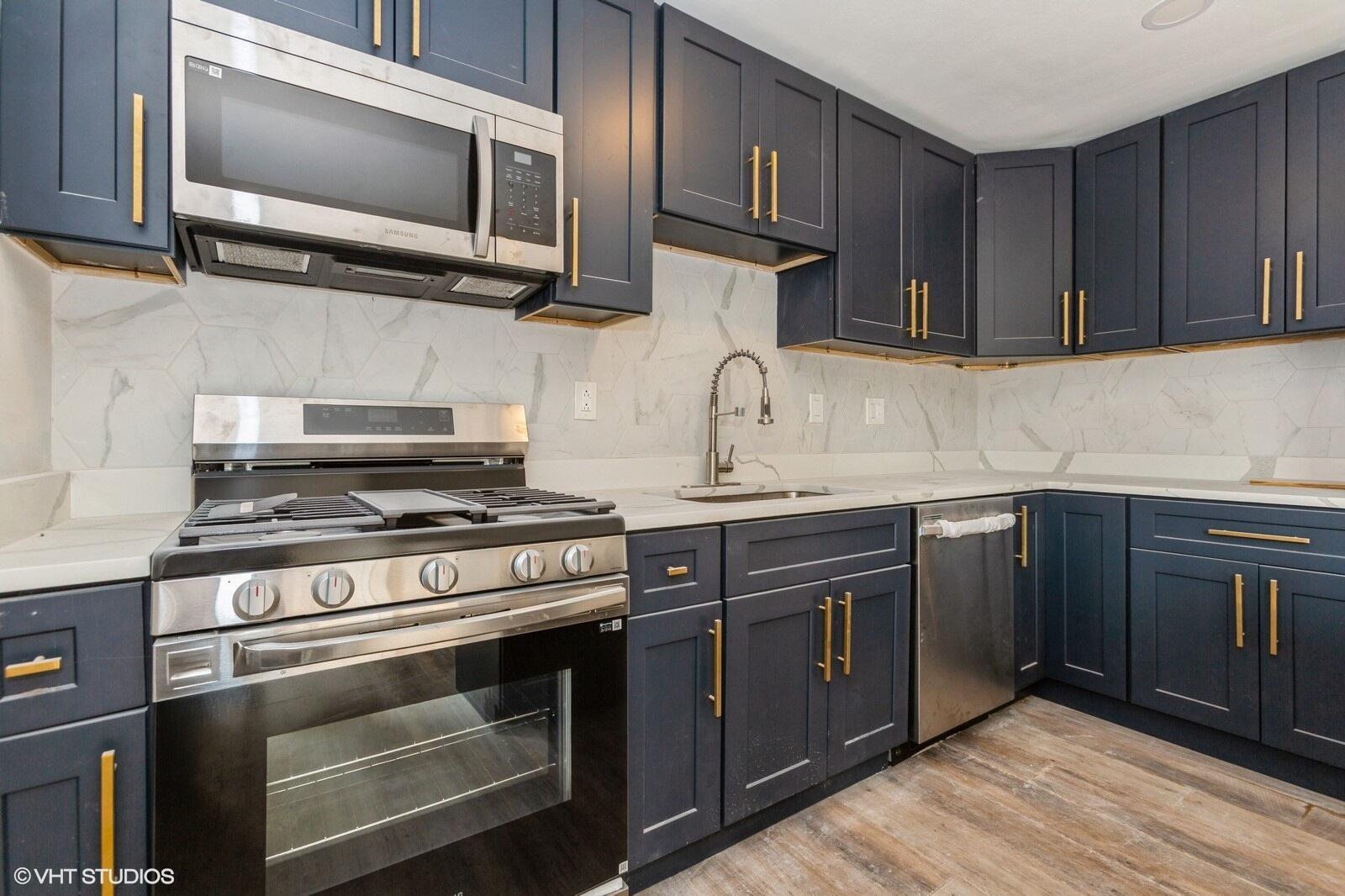 221 S Whittaker Street