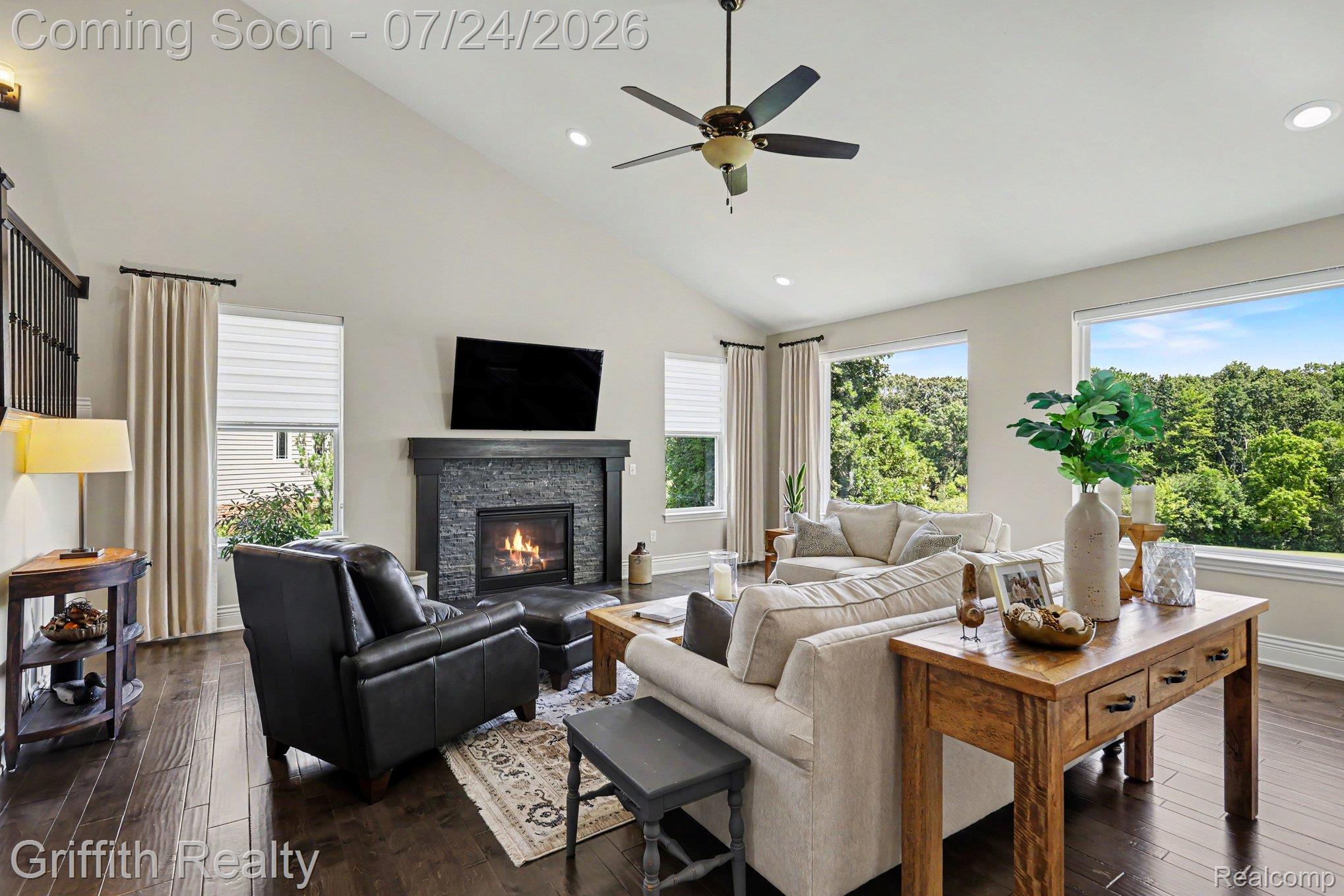 3915 Honors Bluff
