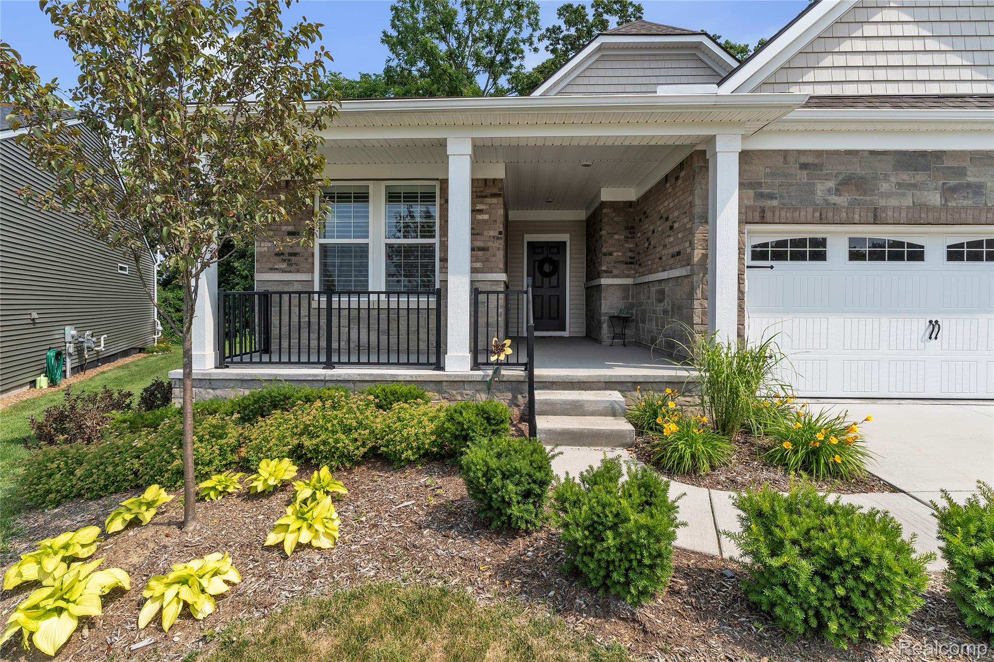 4633 CRESTWAY Drive