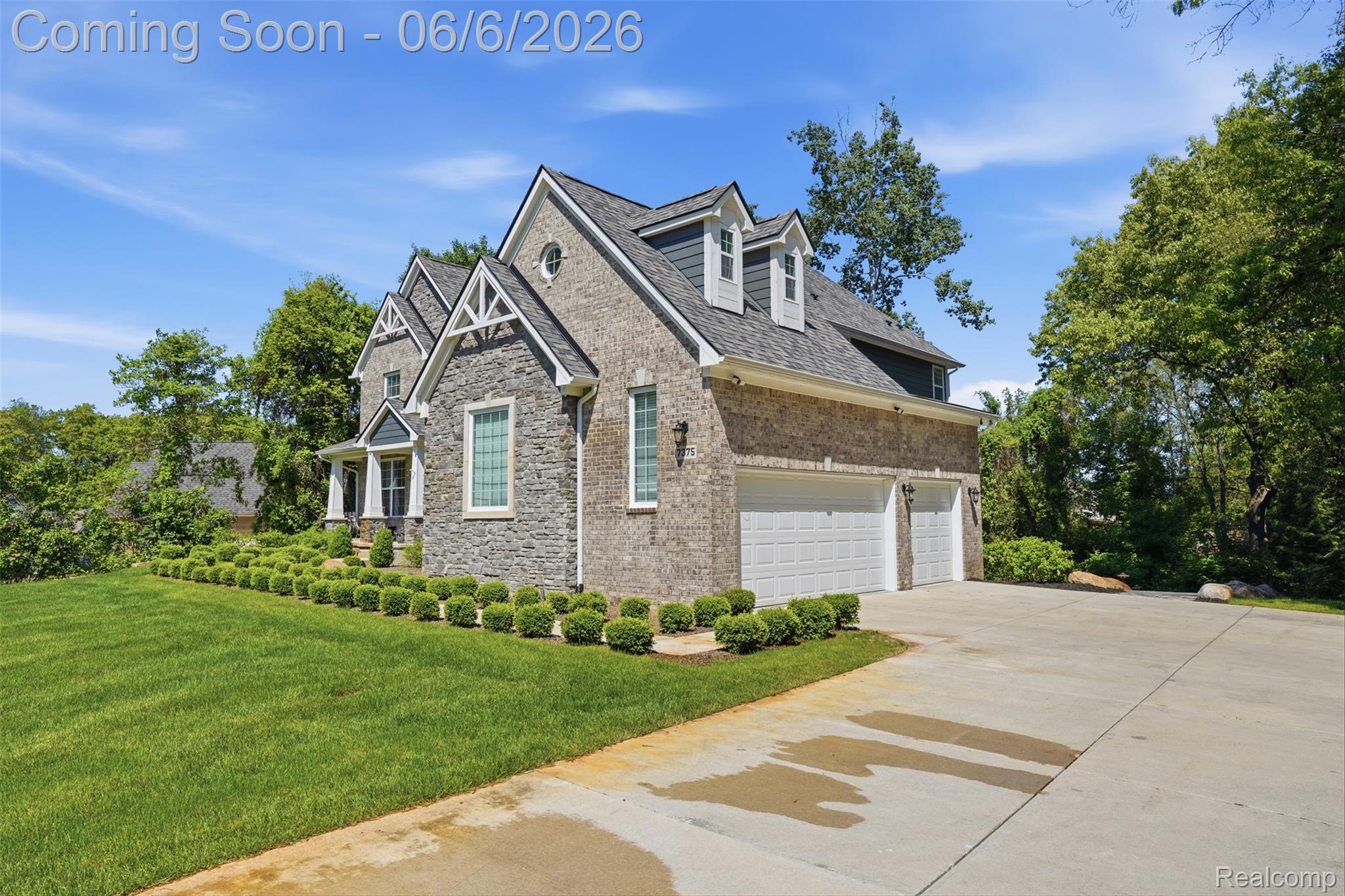 7375 N Mistwood Drive
