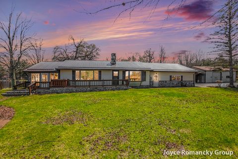 11235 W Broomfield Road Broomfield Township MI 49340