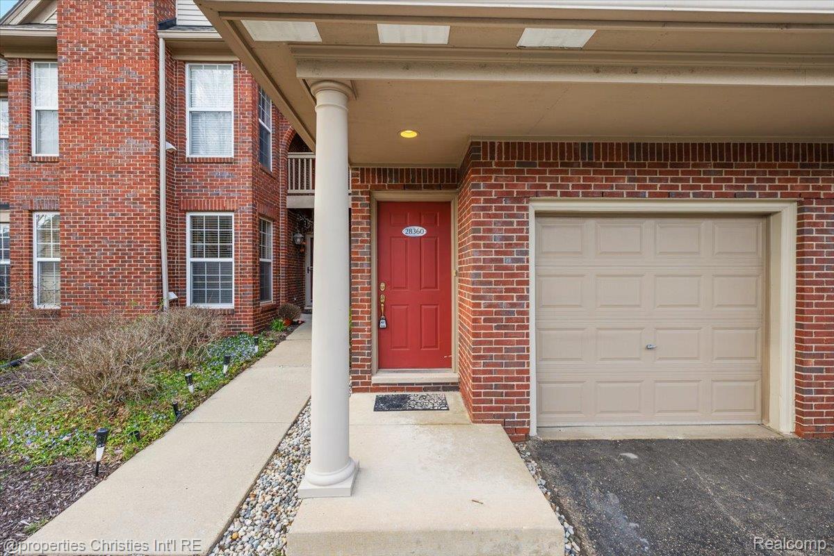 28360 Carlton Way Drive