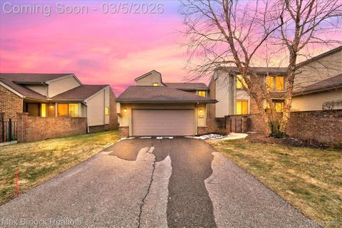 23289 N Chanticleer Drive Southfield City MI 48034