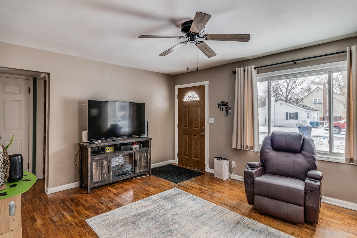 60 W Spaulding Avenue W