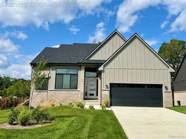 2936 W Walton Boulevard Waterford Charter Township MI 48329