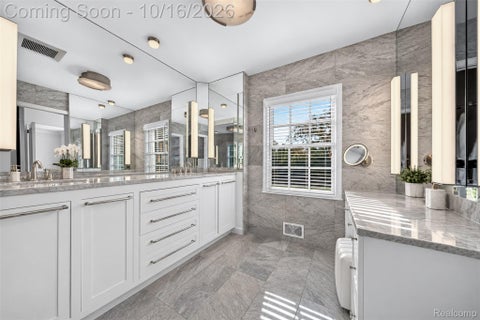 Tiny photo for 271 Lone Pine Road, Bloomfield Hills City, MI 48304 (MLS # 20261082559)