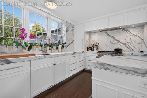 Tiny photo for 271 Lone Pine Road, Bloomfield Hills City, MI 48304 (MLS # 20261082559)