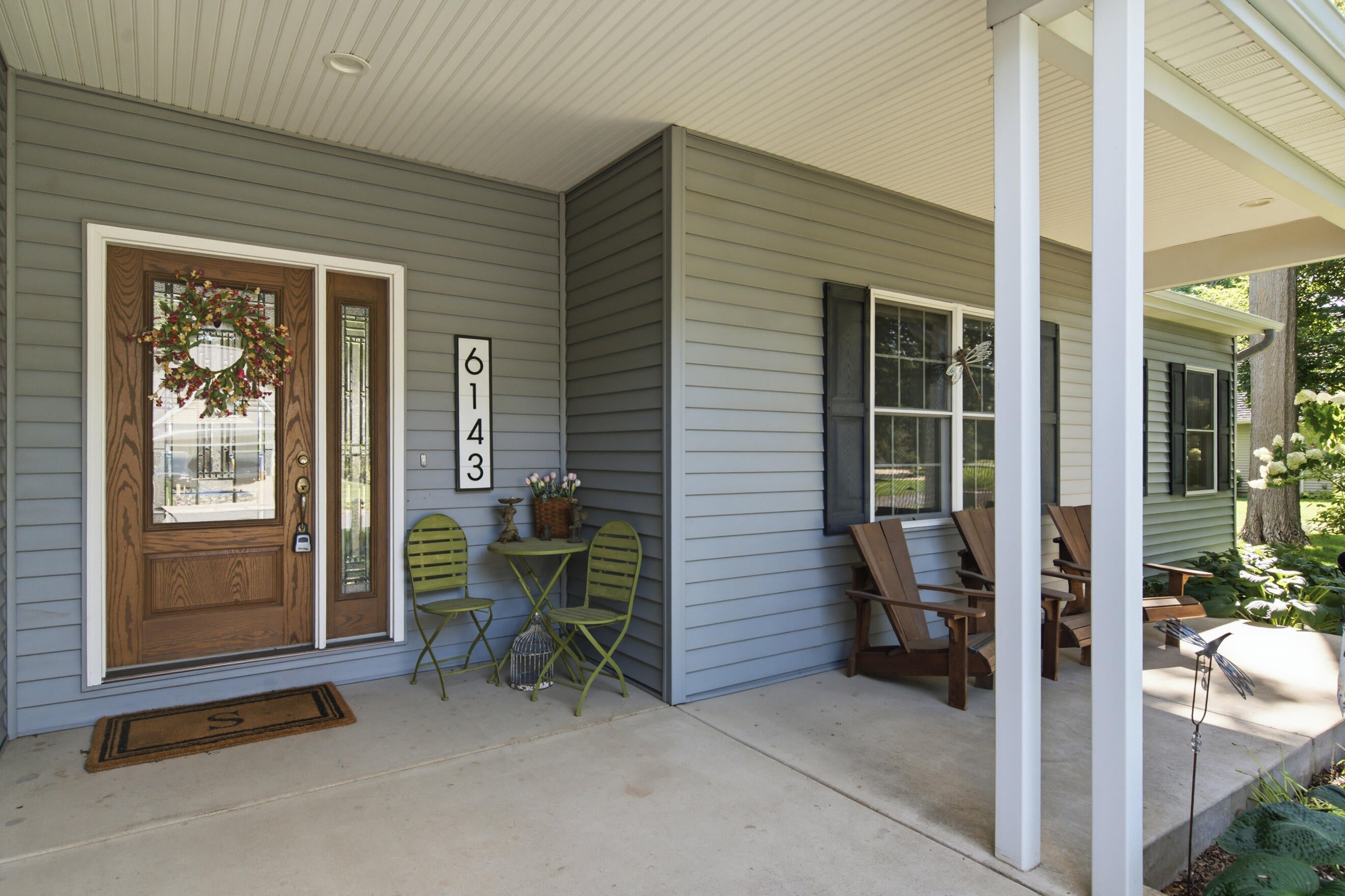 6143 Sunshine Avenue