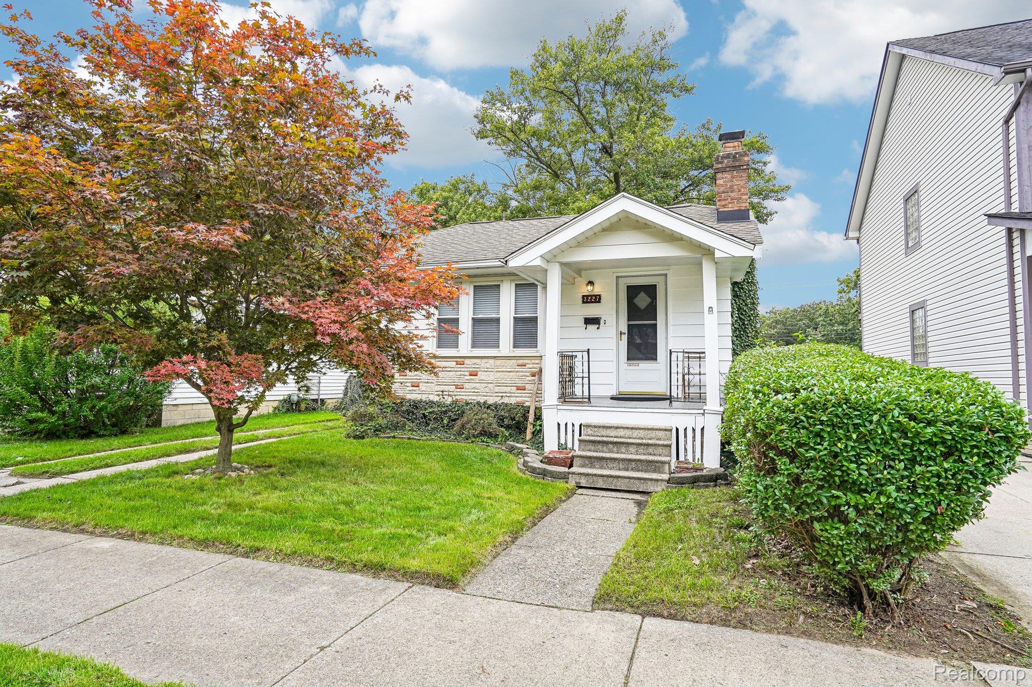 3227 Grayson Street