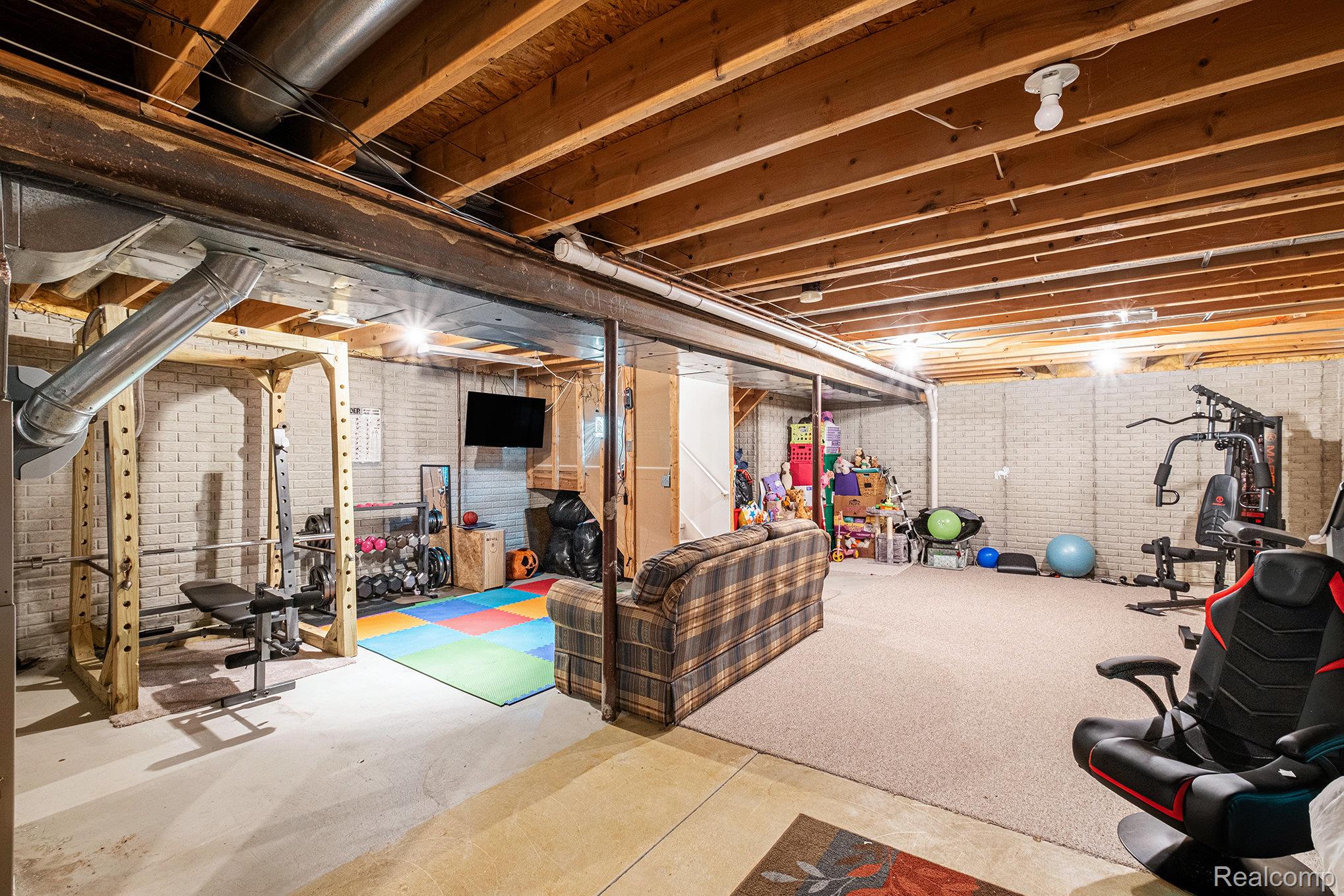 Grand Blanc City, Michigan 48439, United States, 4 Bedrooms Bedrooms, ,3 BathroomsBathrooms,Residential,Active,196699