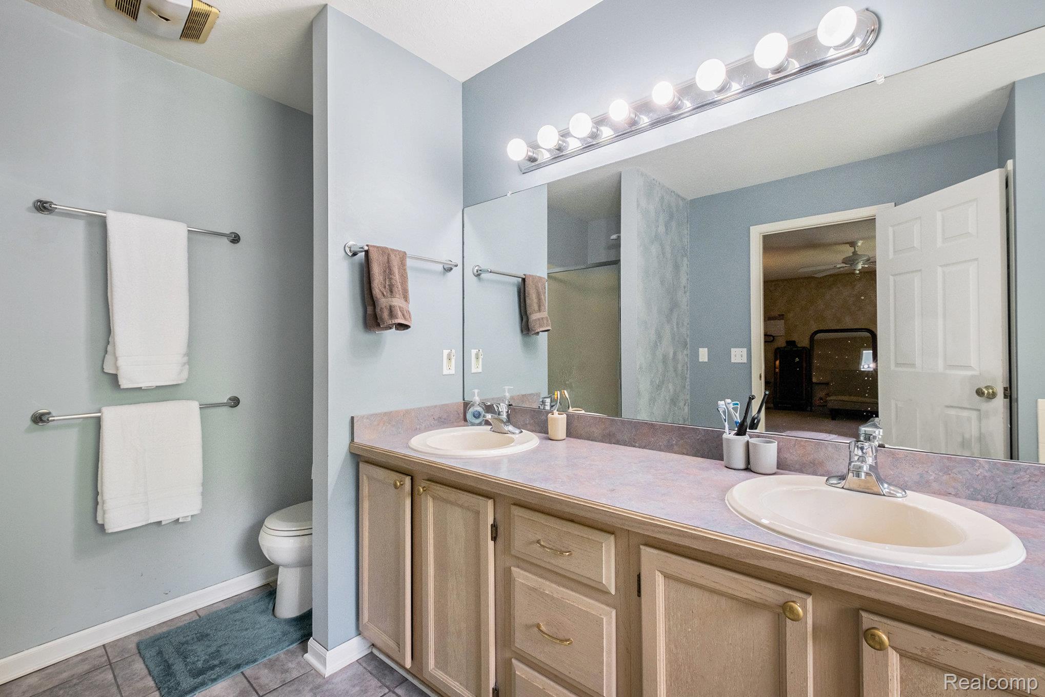 Grand Blanc City, Michigan 48439, United States, 4 Bedrooms Bedrooms, ,3 BathroomsBathrooms,Residential,Active,196699