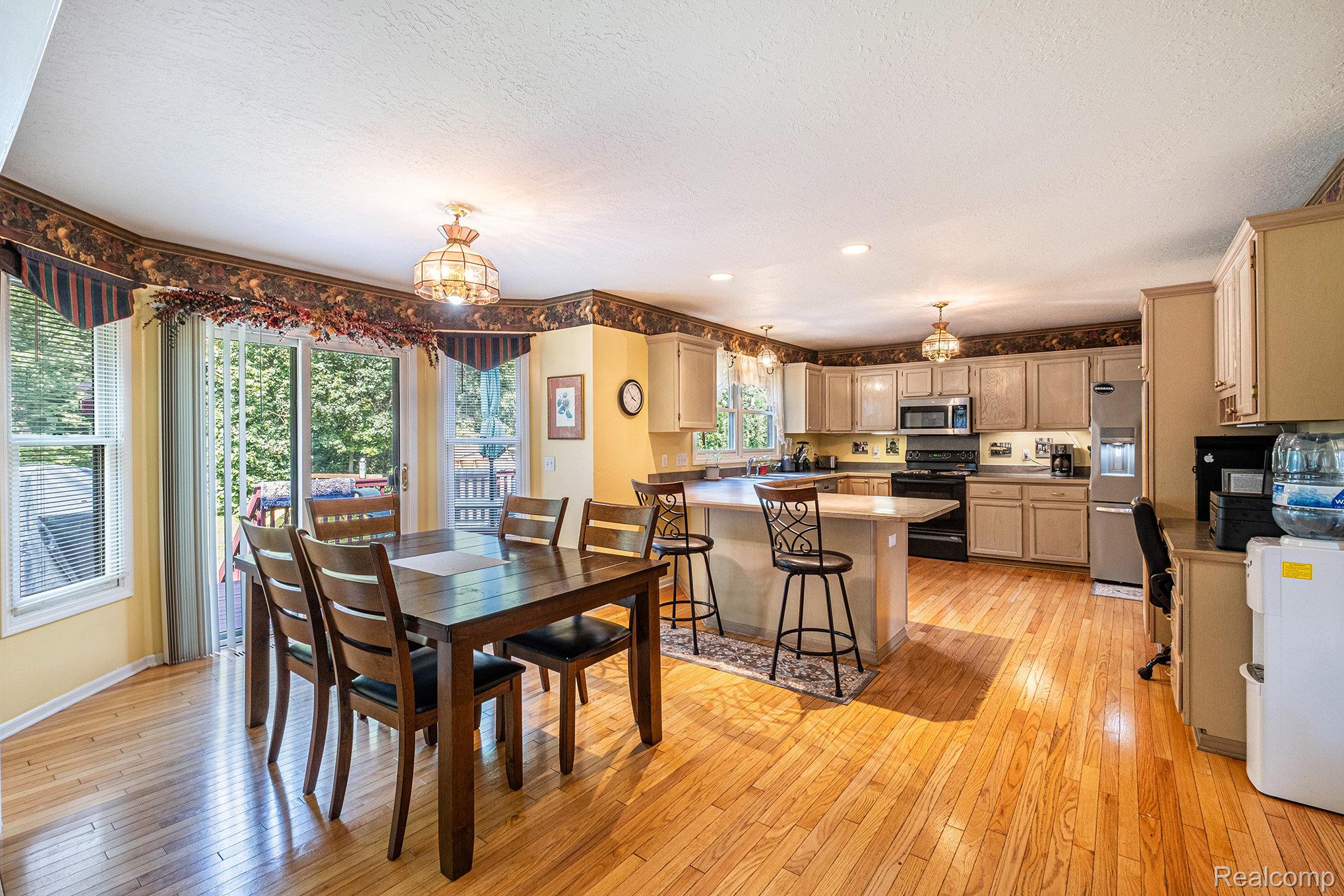 Grand Blanc City, Michigan 48439, United States, 4 Bedrooms Bedrooms, ,3 BathroomsBathrooms,Residential,Active,196699