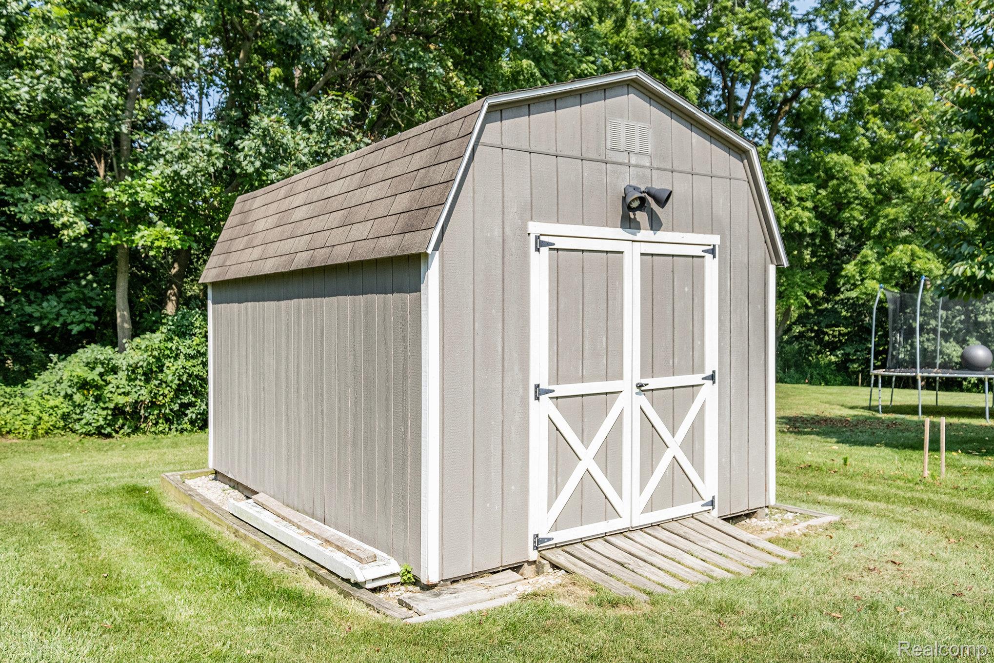 Grand Blanc City, Michigan 48439, United States, 4 Bedrooms Bedrooms, ,3 BathroomsBathrooms,Residential,Active,196699