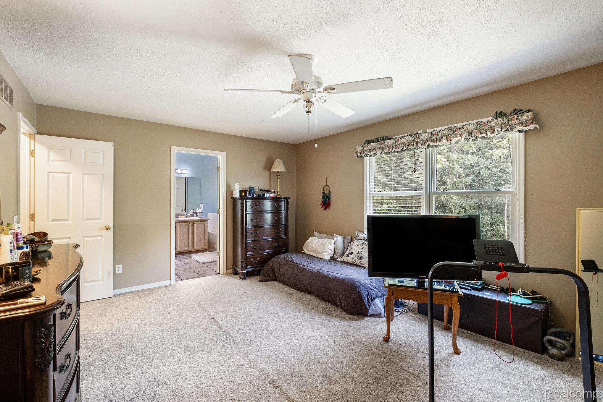 Grand Blanc City, Michigan 48439, United States, 4 Bedrooms Bedrooms, ,3 BathroomsBathrooms,Residential,Active,196699