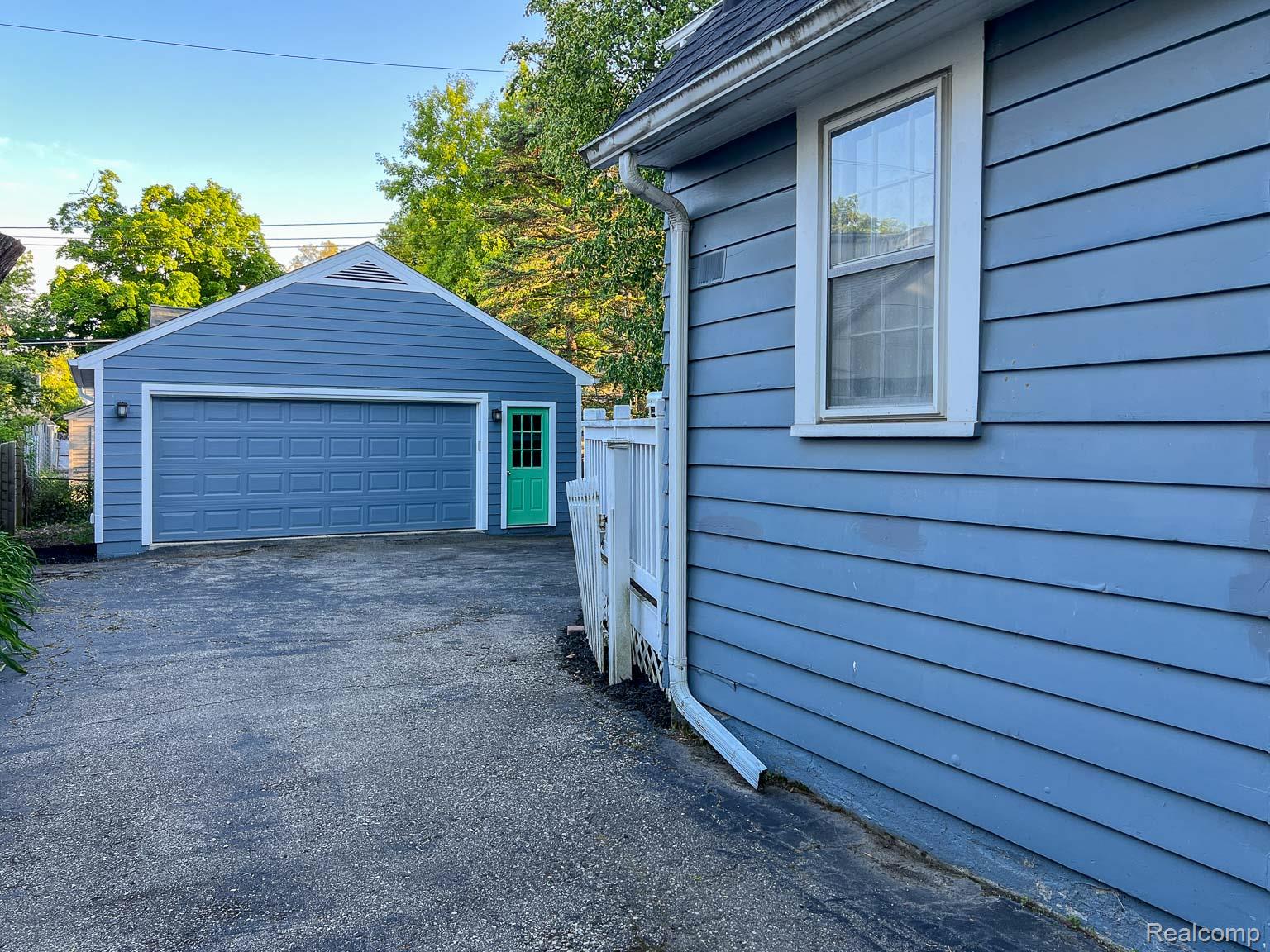 Birmingham City, Michigan 48009, United States, 3 Bedrooms Bedrooms, ,3 BathroomsBathrooms,Residential,Active,149949